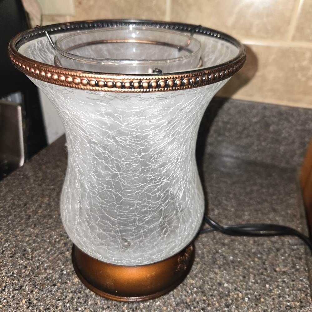 Scentsy Lampshade White Crackle Tulip Shade + Base Wax Warmer White Bronze - Picture 3 of 9